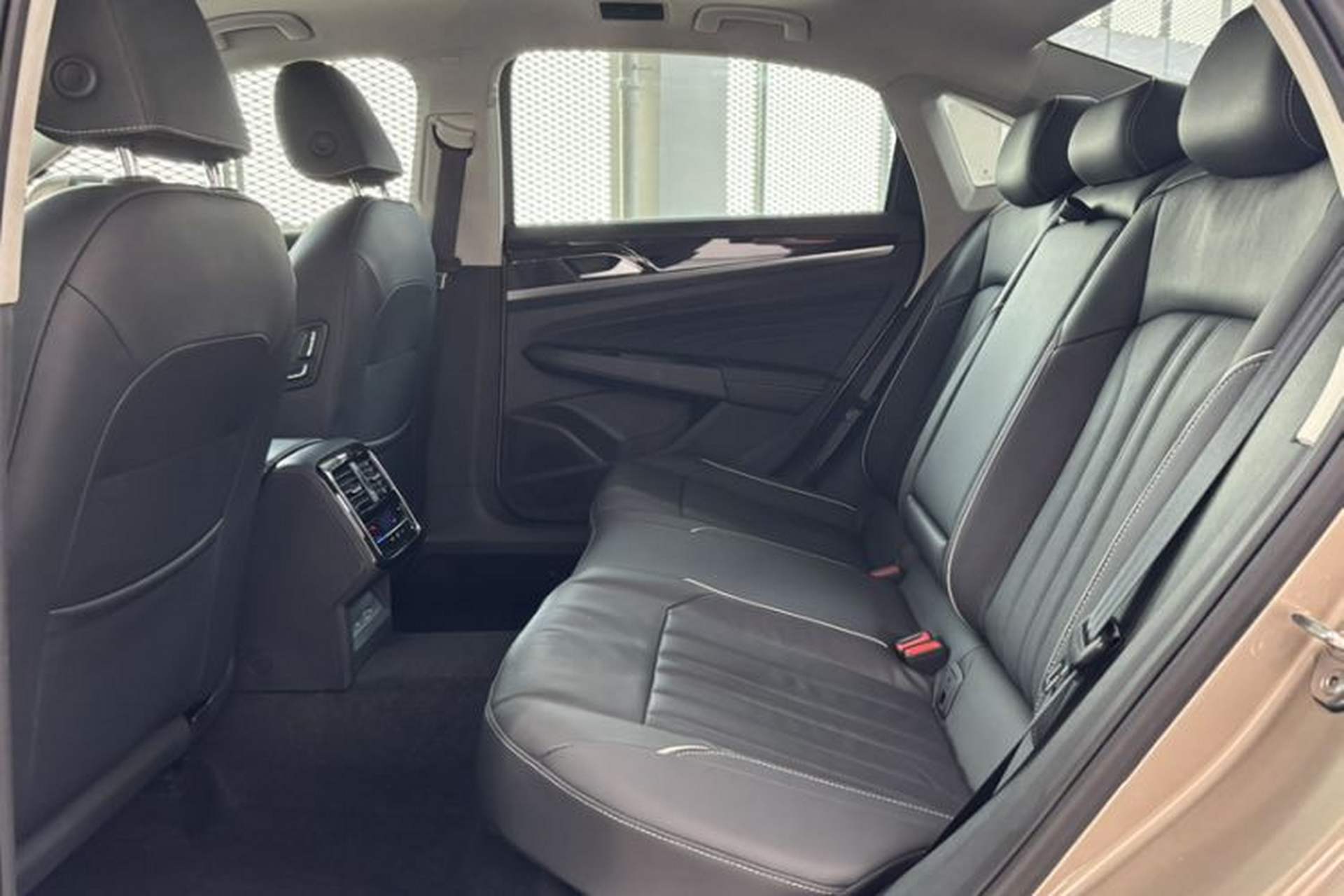 Used Volkswagen Passat 2022 330TSI Elite Edition Custom Version Interior 5
