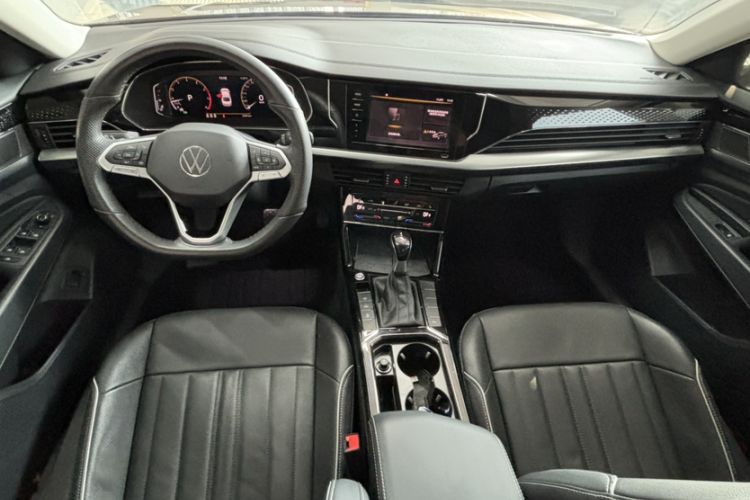Used Volkswagen Passat 2022 330TSI Elite Edition Custom Version Interior 6