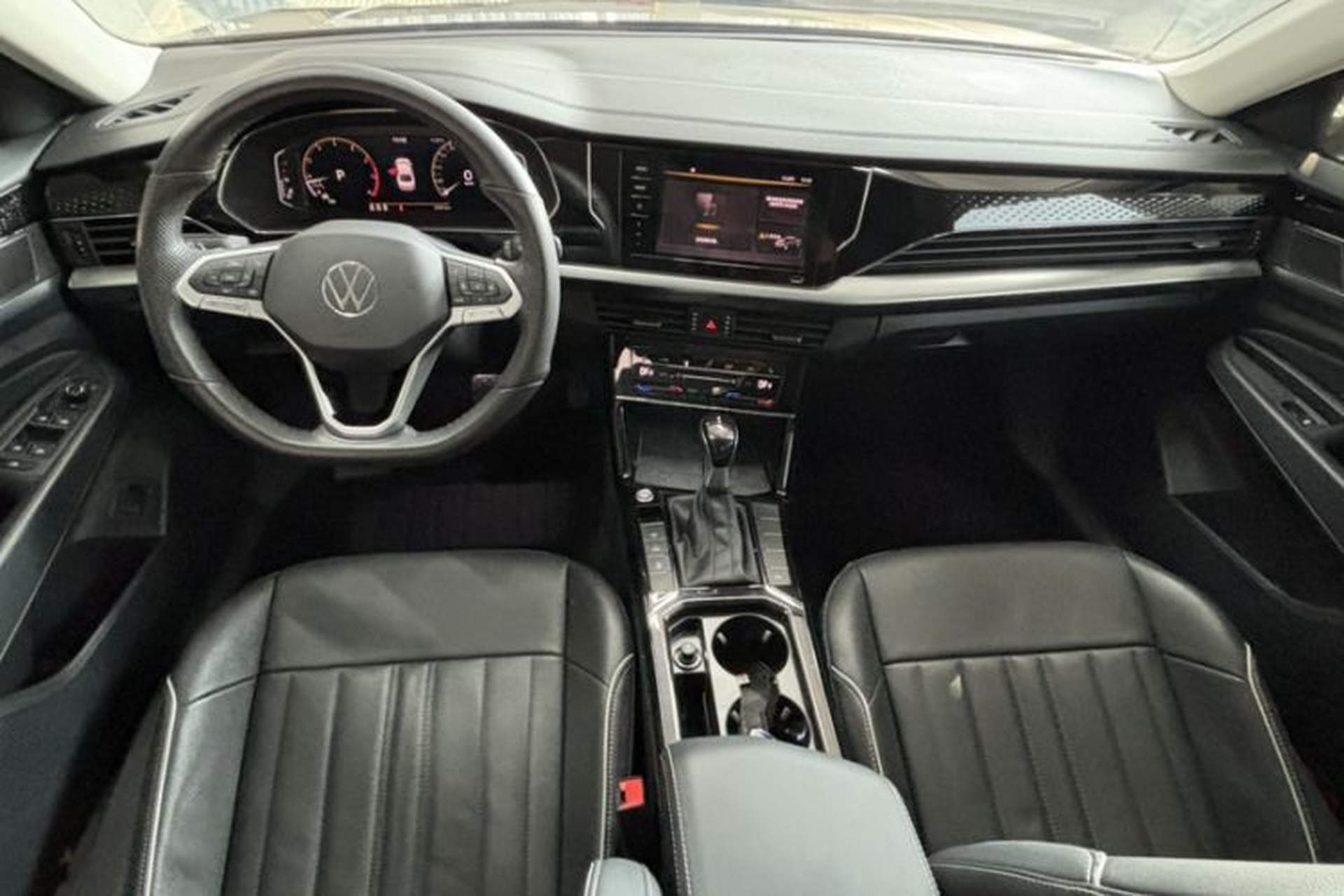 Used Volkswagen Passat 2022 330TSI Elite Edition Custom Version Interior 6