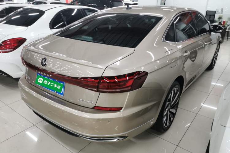 Used Volkswagen Passat 2022 330TSI Starry Elite Edition Rear Right 45 Deg