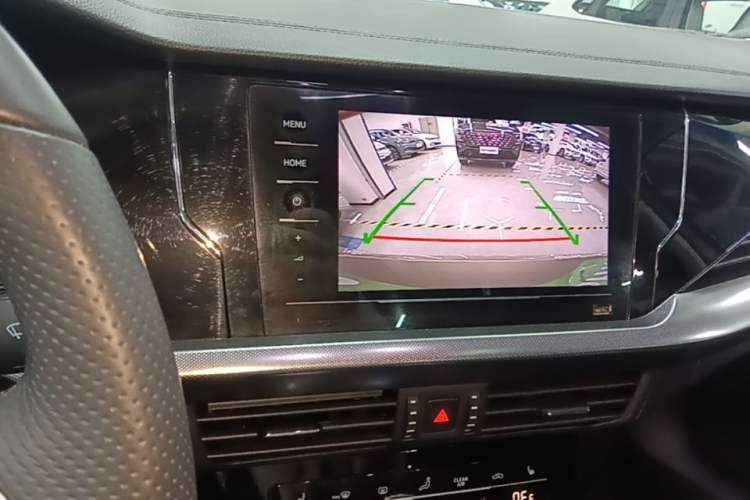 Used Volkswagen Passat 2022 330TSI Starry Elite Edition Audio And AC Panel