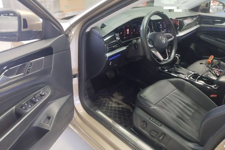 Used Volkswagen Passat 2022 330TSI Luxury Edition Driver Seat
