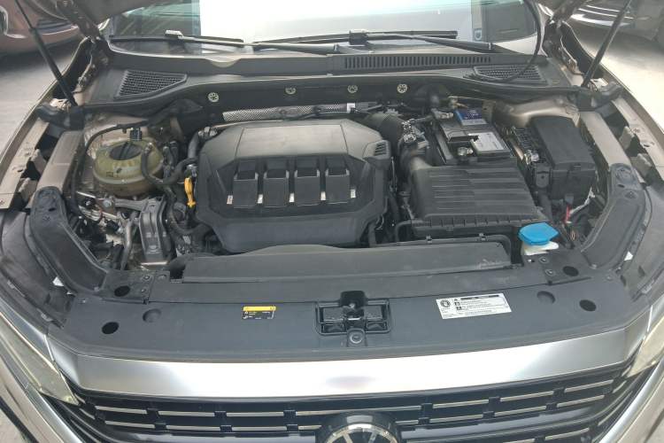 Used Volkswagen Passat 2022 330TSI Luxury Edition Engine Bay
