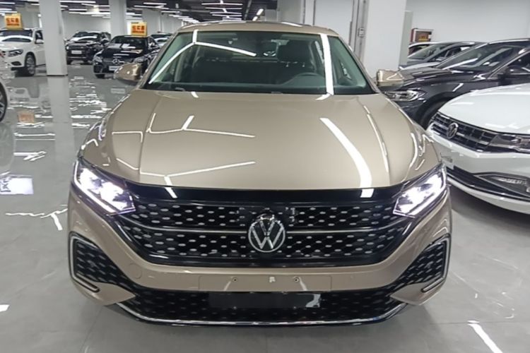 Used Volkswagen Passat 2022 330TSI Starry Elite Edition Front