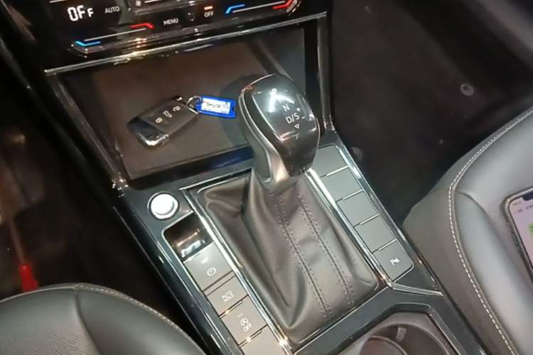 Used Volkswagen Passat 2022 330TSI Starry Elite Edition Gear Lever
