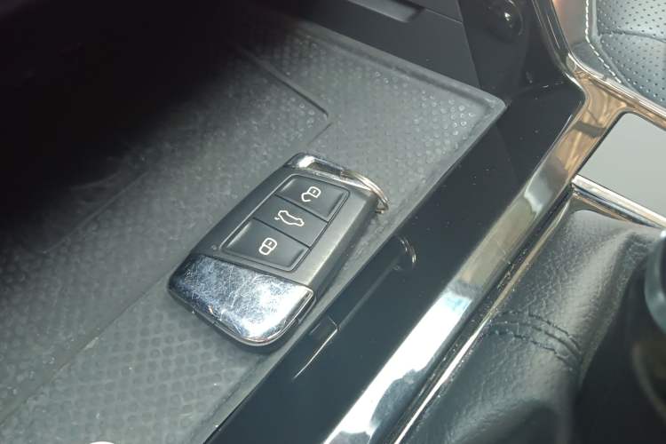 Used Volkswagen Passat 2022 330TSI Luxury Edition Interior 1