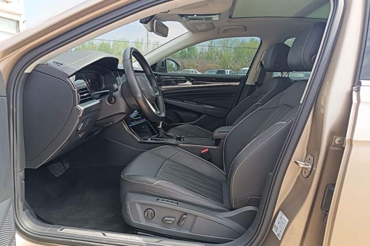 Used Volkswagen Passat 2022 330TSI Luxury Edition Left Front Seat