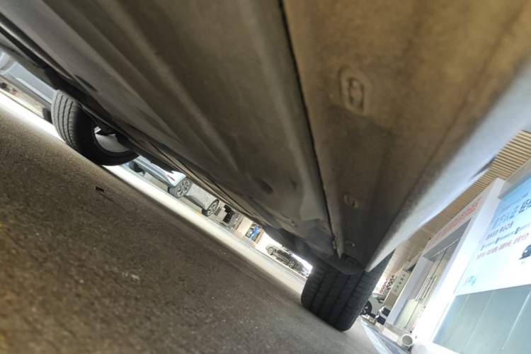Used Volkswagen Passat 2022 330TSI Starry Luxury Edition – Exclusive Special Edition Left Side Sill