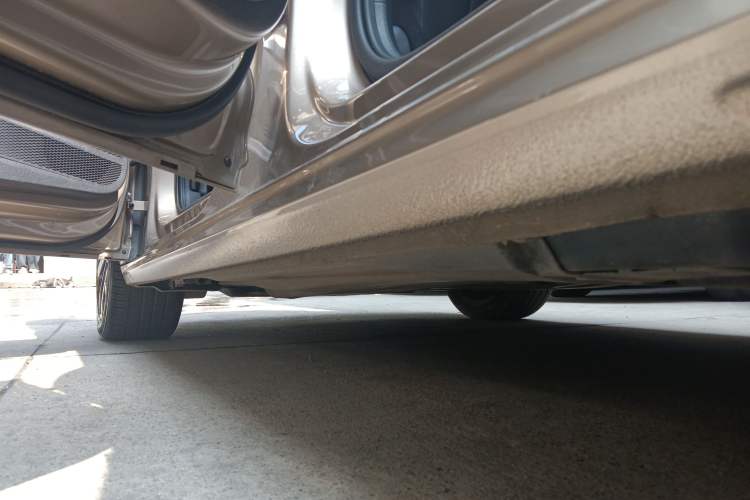Used Volkswagen Passat 2022 330TSI Luxury Edition Left Side Sill