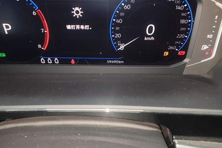Used Volkswagen Passat 2022 330TSI Luxury Edition Odometer Close Up