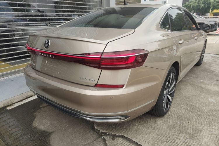 Used Volkswagen Passat 2022 330TSI Starry Luxury Edition – Exclusive Special Edition Rear Right 45 Deg