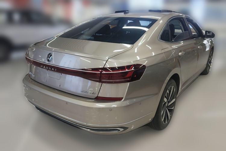 Used Volkswagen Passat 2022 330TSI Luxury Edition Rear Right 45 Deg