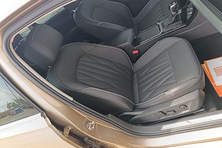 Used Volkswagen Passat 2022 330TSI Luxury Edition Right Front Seat