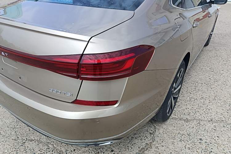 Used Volkswagen Passat 2022 330TSI Luxury Edition Right Rear Taillight