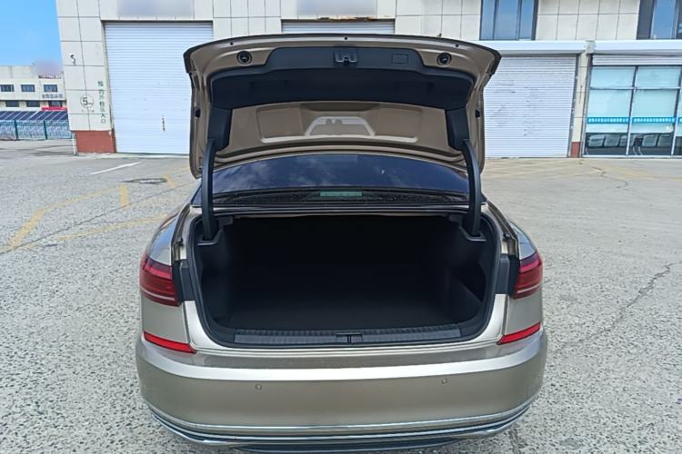 Used Volkswagen Passat 2022 330TSI Luxury Edition Trunk