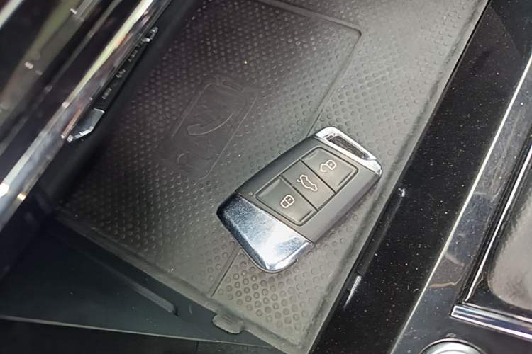 Used Volkswagen Passat 2022 330TSI Luxury Edition Vehicle Key