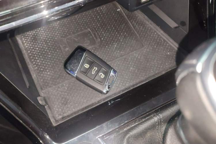Used Volkswagen Passat 2022 330TSI Luxury Edition Vehicle Key
