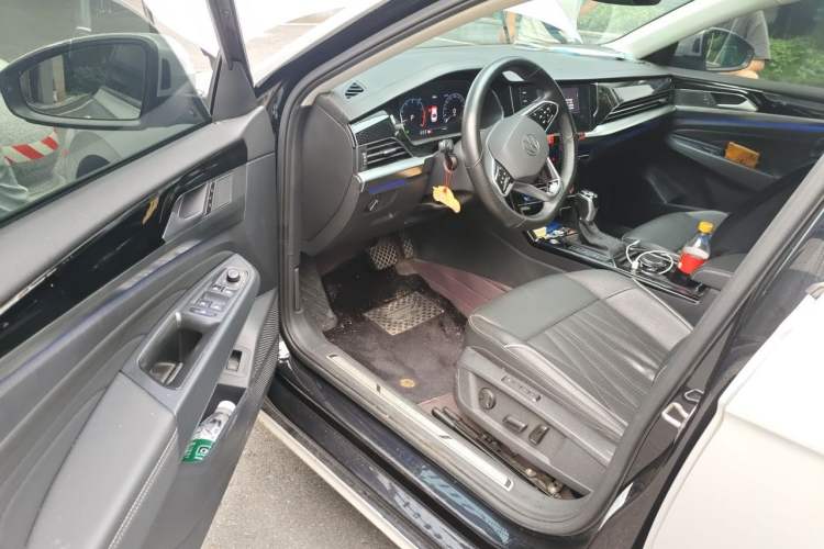 Used Volkswagen Passat 2022 330TSI Luxury Edition Driver Seat