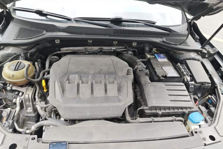 Used Volkswagen Passat 2022 330TSI Luxury Edition Engine Bay