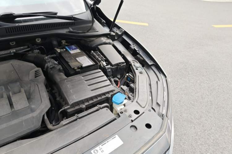 Used Volkswagen Passat 2022 330TSI Luxury Edition Engine Bay Left