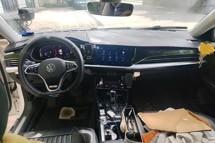 Used Volkswagen Passat 2022 330TSI Starry Luxury Edition Center Console