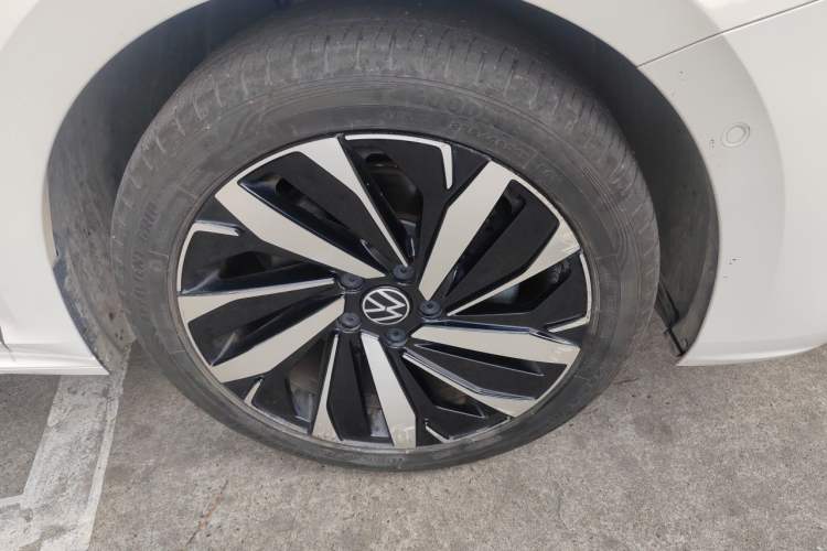 Used Volkswagen Passat 2022 330TSI Starry Luxury Edition Right Front Wheel Hub