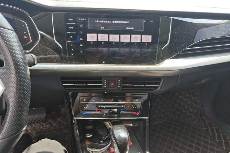 Used Volkswagen Passat 2022 330TSI Luxury Edition Audio And AC Panel