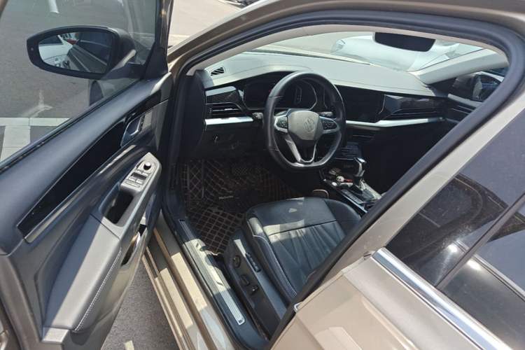 Used Volkswagen Passat 2022 330TSI Luxury Edition Driver Seat