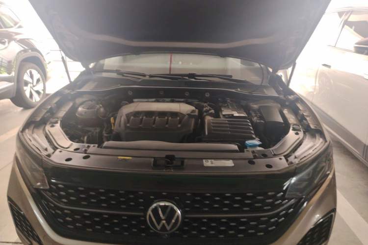 Used Volkswagen Passat 2022 330TSI Starry Luxury Edition Engine Bay