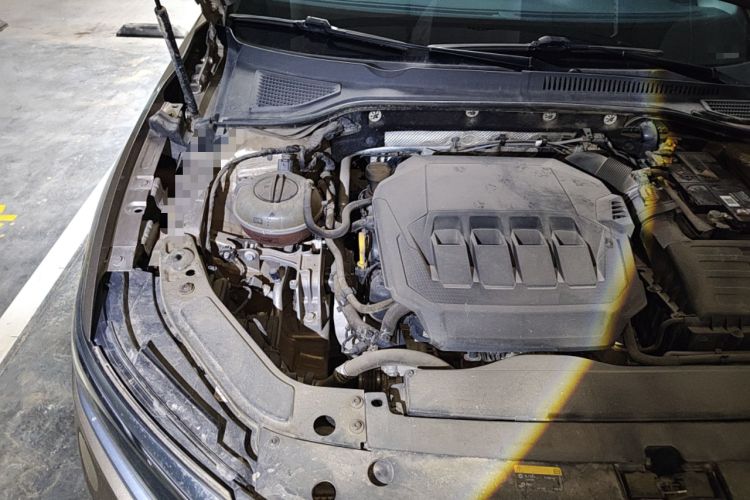 Used Volkswagen Passat 2022 330TSI Luxury Edition Engine Bay Right