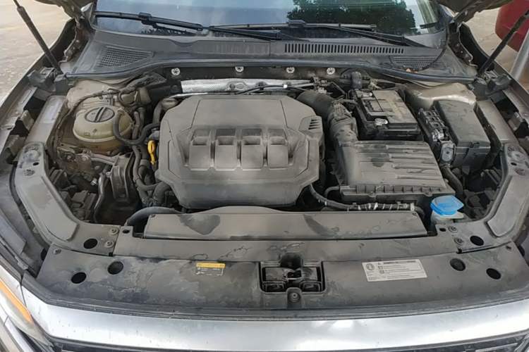 Used Volkswagen Passat 2022 330TSI Luxury Edition Engine Bay