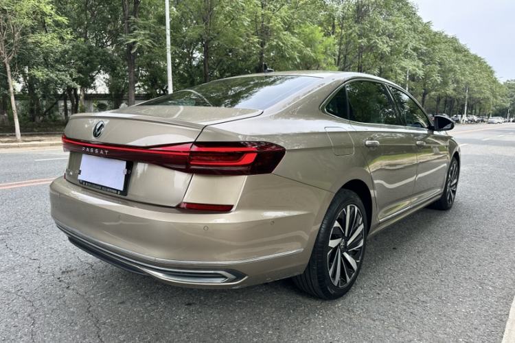 Used Volkswagen Passat 2022 330TSI Starry Luxury Edition Exterior 1