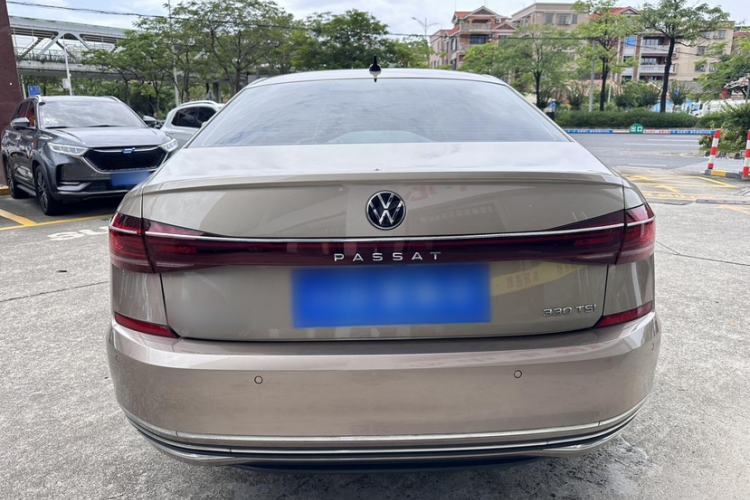Used Volkswagen Passat 2022 330TSI Starry Luxury Edition – Exclusive Special Edition Exterior 4