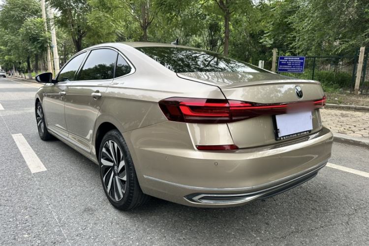 Used Volkswagen Passat 2022 330TSI Starry Luxury Edition Exterior 4