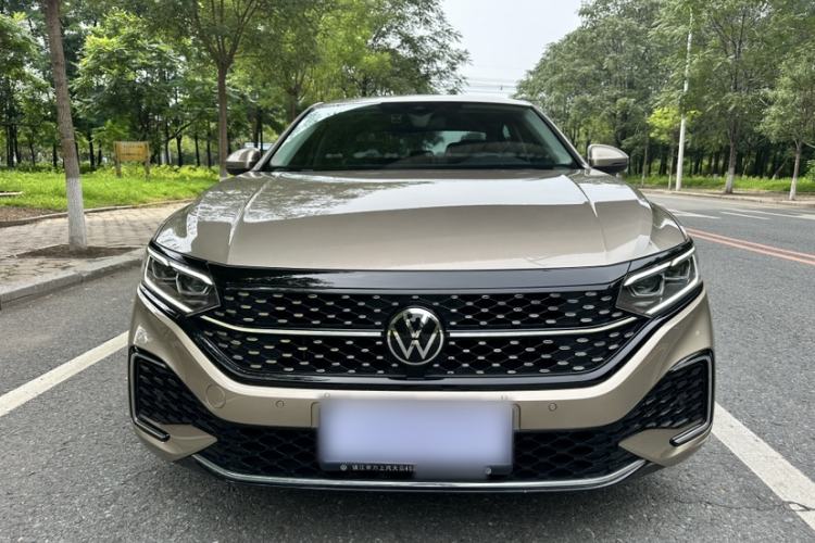 Used Volkswagen Passat 2022 330TSI Starry Luxury Edition Exterior 8