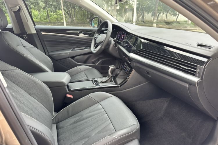 Used Volkswagen Passat 2022 330TSI Starry Luxury Edition Exterior 9