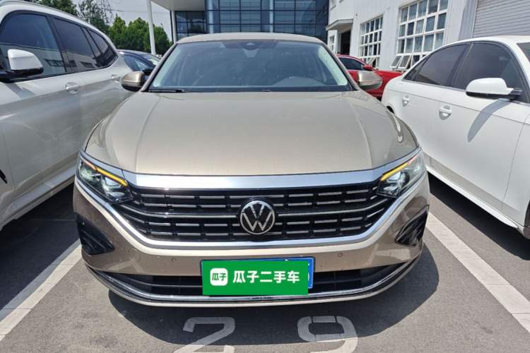 Used Volkswagen Passat 2022 330TSI Luxury Edition Front