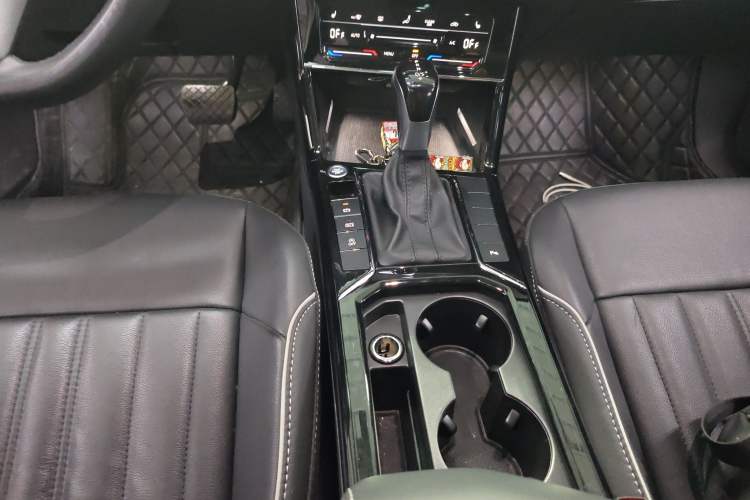 Used Volkswagen Passat 2022 330TSI Elite Edition Custom Version Gear Lever