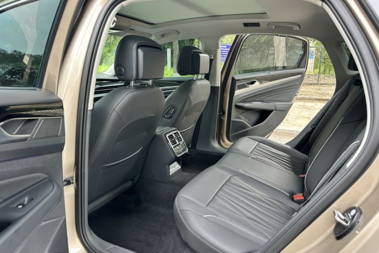 Used Volkswagen Passat 2022 330TSI Starry Luxury Edition Interior 1
