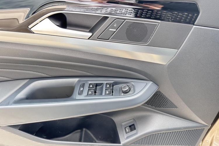 Used Volkswagen Passat 2022 330TSI Starry Luxury Edition – Exclusive Special Edition Interior 11