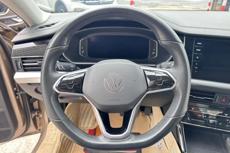 Used Volkswagen Passat 2022 330TSI Starry Luxury Edition – Exclusive Special Edition Interior 12