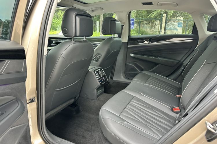 Used Volkswagen Passat 2022 330TSI Starry Luxury Edition Interior 5