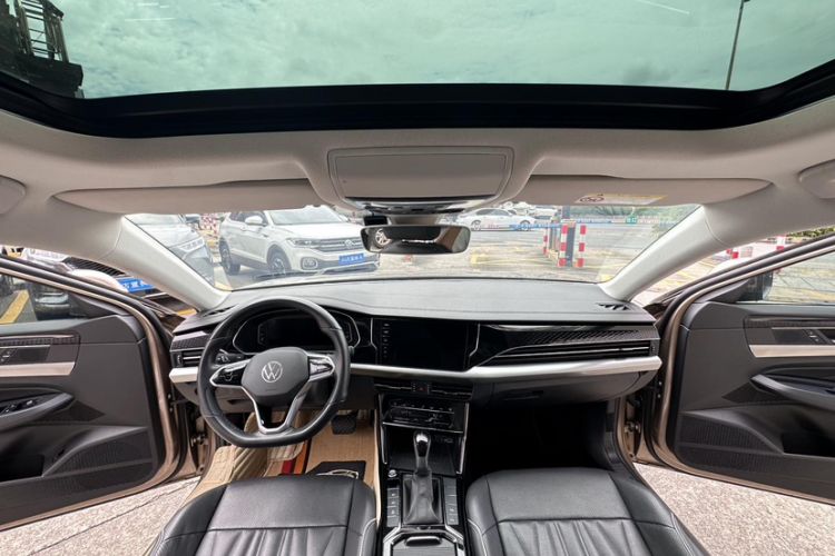 Used Volkswagen Passat 2022 330TSI Starry Luxury Edition – Exclusive Special Edition Interior 7