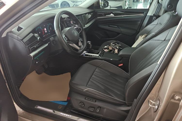 Used Volkswagen Passat 2022 330TSI Luxury Edition Left Front Seat