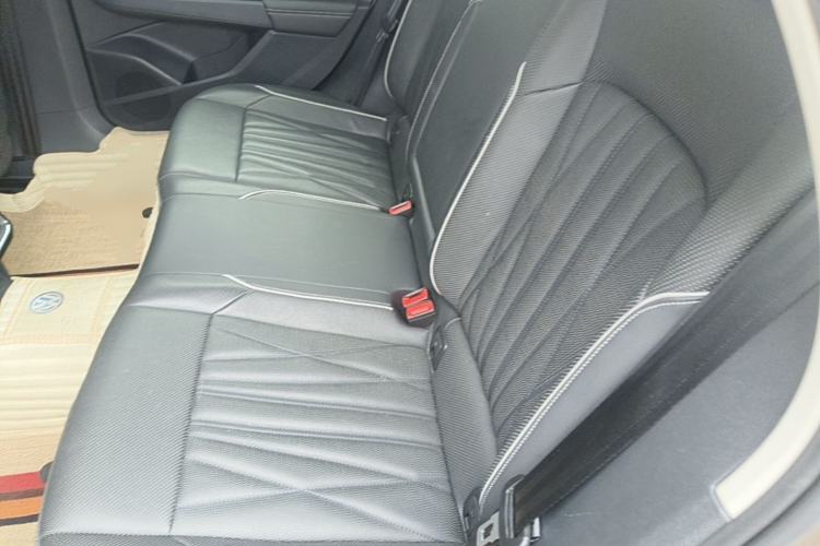 Used Volkswagen Passat 2022 330TSI Starry Luxury Edition – Exclusive Special Edition Left Rear Seat
