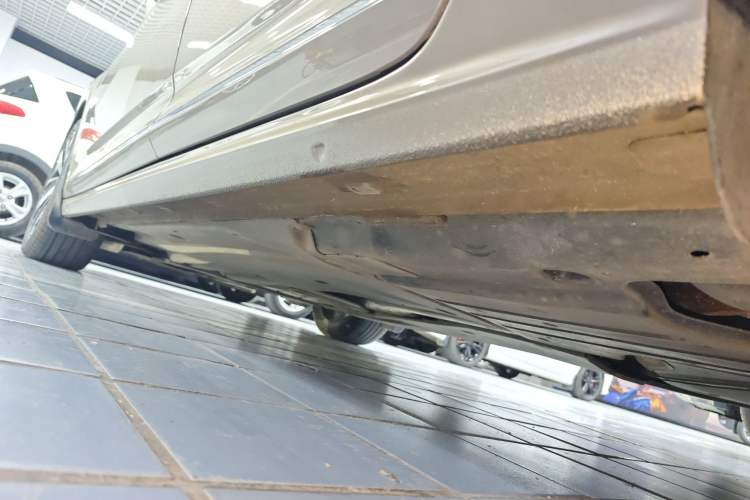 Used Volkswagen Passat 2022 330TSI Elite Edition Custom Version Left Side Sill