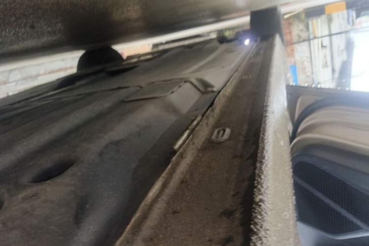 Used Volkswagen Passat 2022 330TSI Starry Luxury Edition – Exclusive Special Edition Left Side Sill