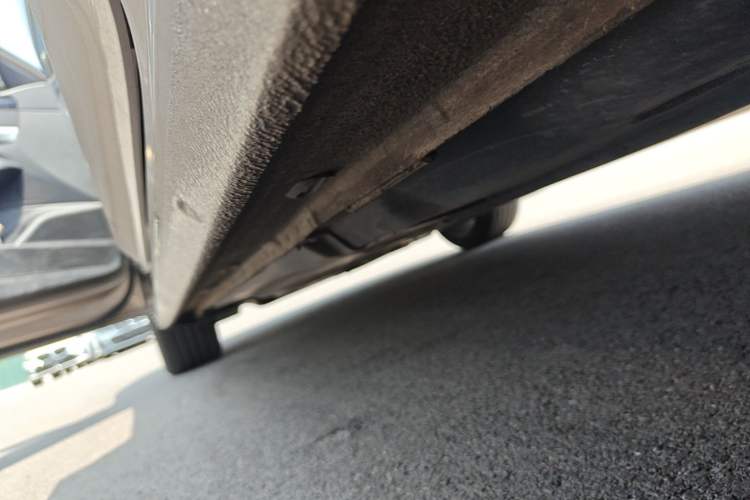 Used Volkswagen Passat 2022 330TSI Luxury Edition Left Side Sill