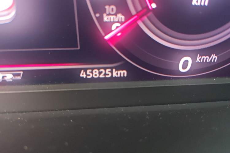 Used Volkswagen Passat 2022 330TSI Elite Edition Odometer Close Up