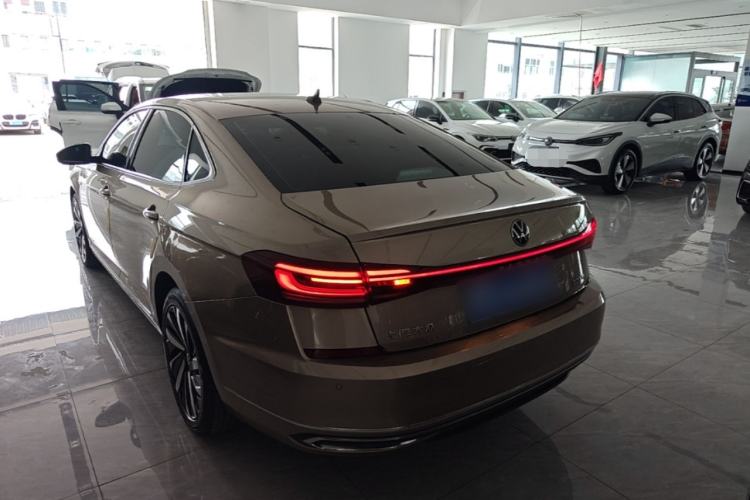 Used Volkswagen Passat 2022 330TSI Luxury Edition Rear Left 45 Deg